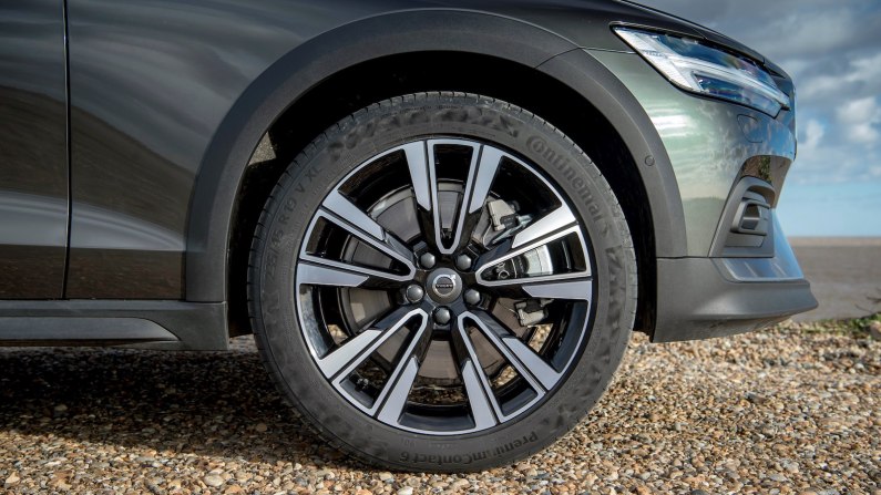 Road Test: Volvo V60 Cross Country