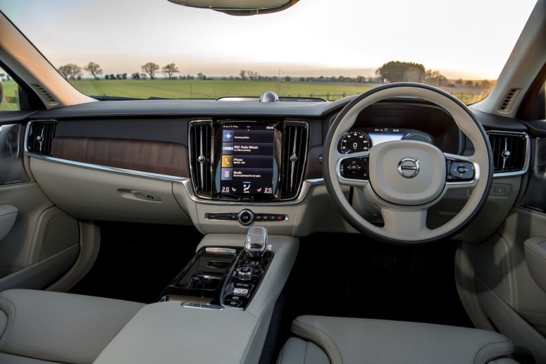 New 2021 Volvo S90 review