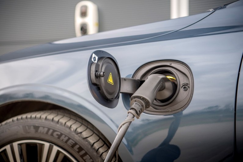 New 2021 Volvo S90 review