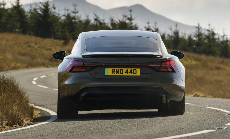 New 2021 Audi e-tron GT review