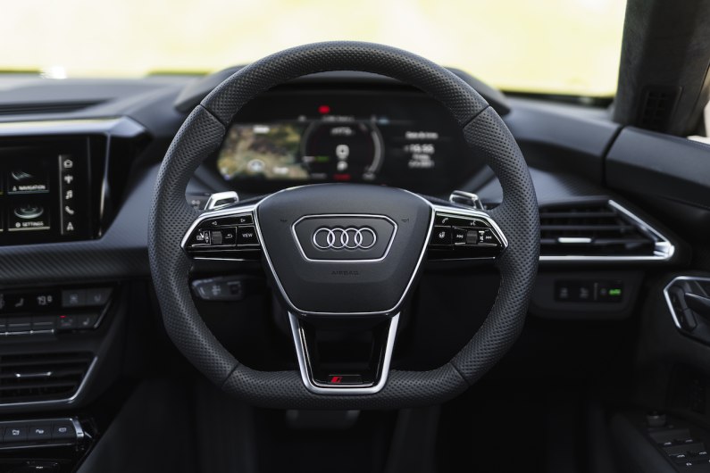 New 2021 Audi e-tron GT review